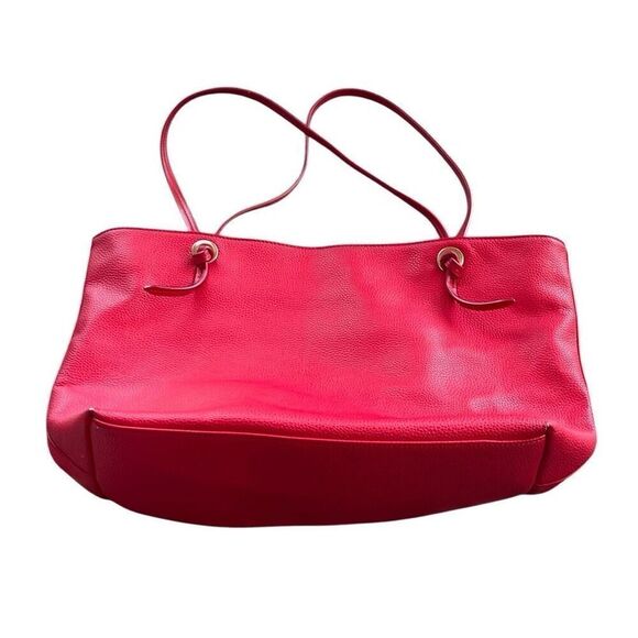 Lexi and Abbie red zip up bag - Picture 5 of 5